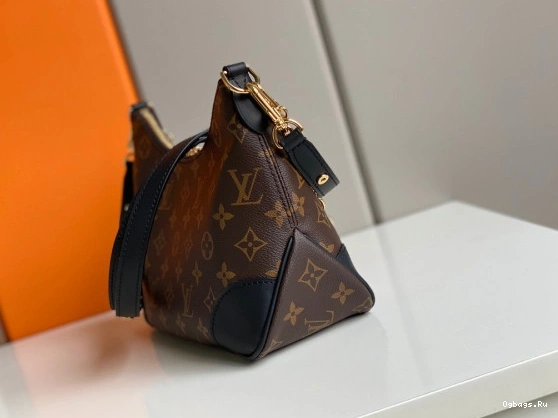 ODEON LOUIS VUITTON 0113